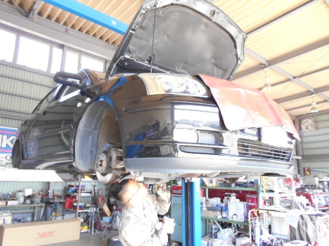 アベンシス車検整備・ベンツC200 12ヶ月点検中(*゚∀)ノ_c0213517_14210175.jpg