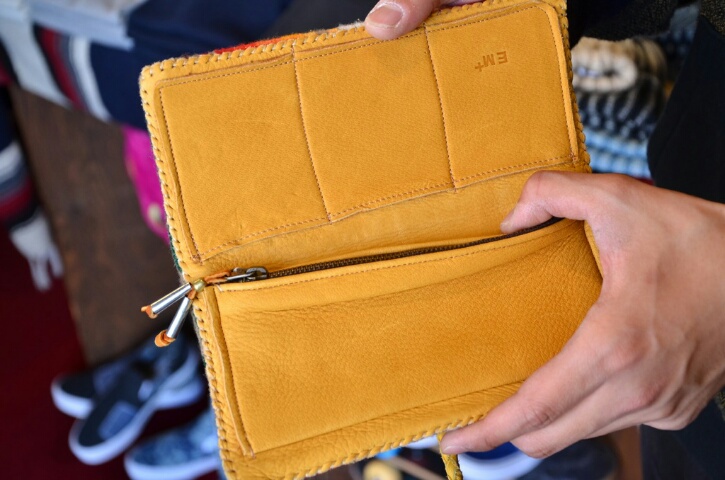 定番展開中の財布。_c0167336_1183239.jpg