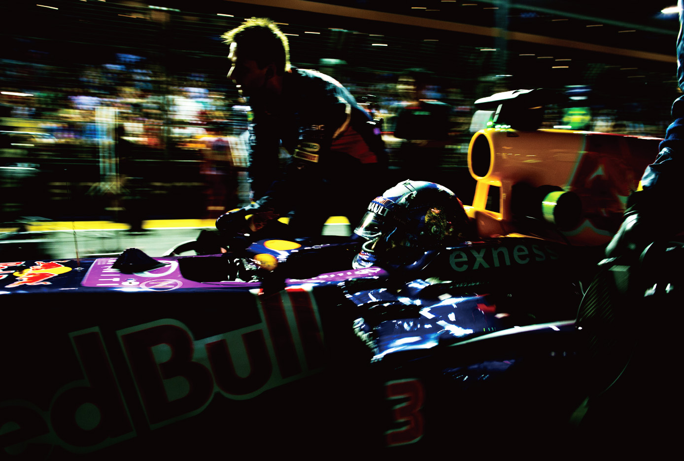 F1SCENE YEAR BOOK 2015 EDITION Towards a Top〜頂点を目指して〜_c0078779_23195038.jpg