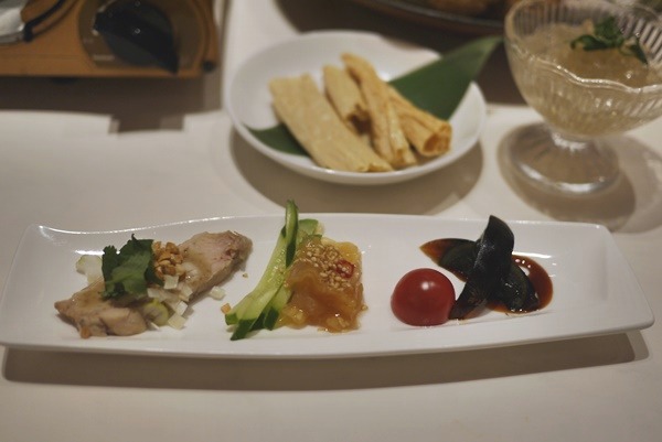 タレのカスタマイズが楽しい ベルサイユの火鍋城 渋谷 Life Is Delicious