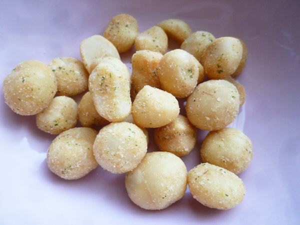 MAUNA LOAのMAUI ONION&GARLIC MACADAMIAS(大袋入り)_c0152767_2263345.jpg