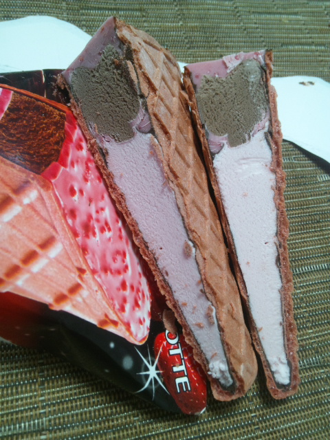 ザクリッチ 濃厚ストロベリー&ベルギーチョコ_f0076001_221185.jpg