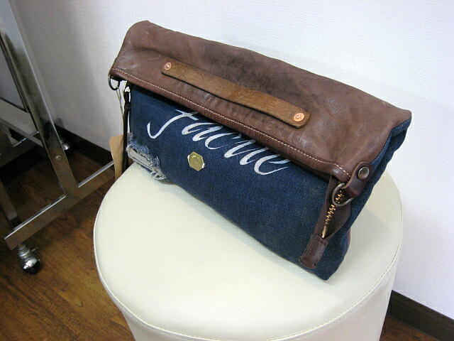 ｊｕｐｅ （ジュップ）　デニムｘ牛革コンビトート　ＢＬＵＥ　ｘ　ＣＨＯＣＯＢＲＯＷＮ２_a0089359_1158837.jpg