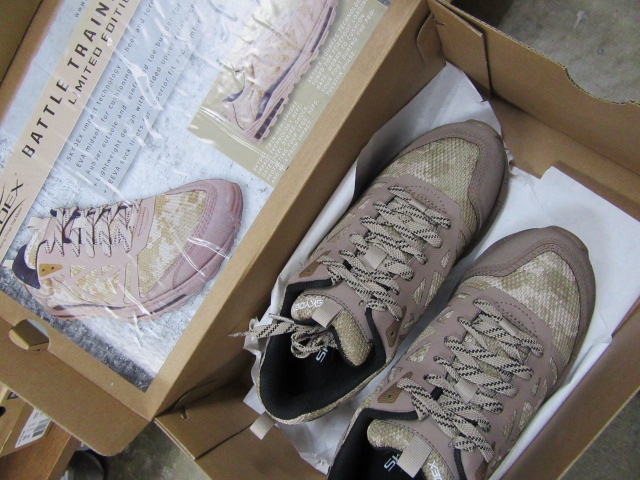 SKYDEX ・・・ BATTLE TRAINER (DEAD STOCK SNEAKER)!★!・・・再。_d0152280_22281932.jpg