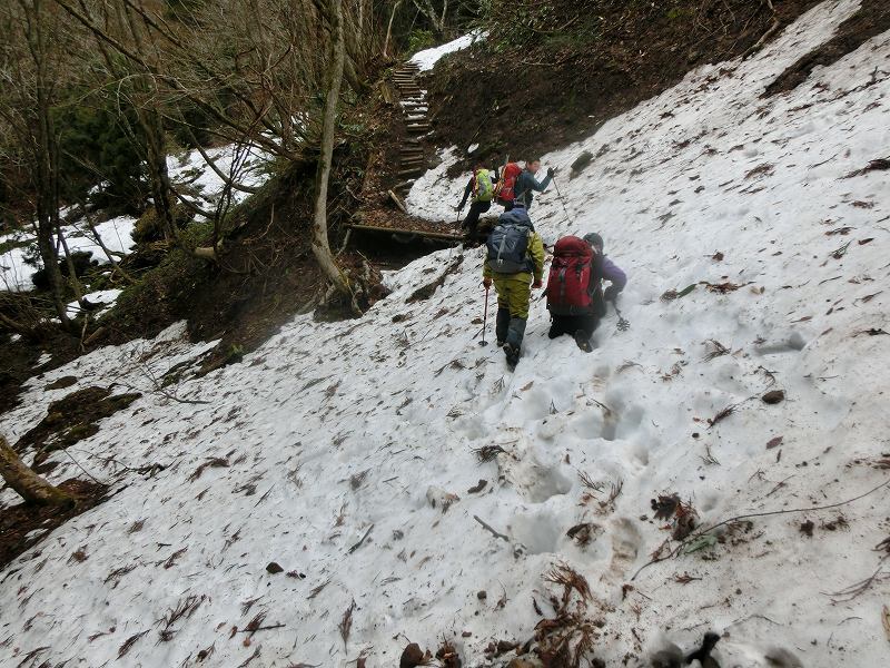 まだまだ雪が多い　氷ノ山と　扇ノ山_b0124306_22164138.jpg