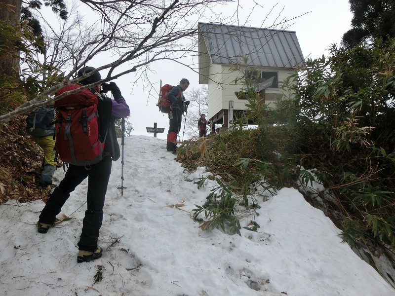 まだまだ雪が多い　氷ノ山と　扇ノ山_b0124306_22205539.jpg