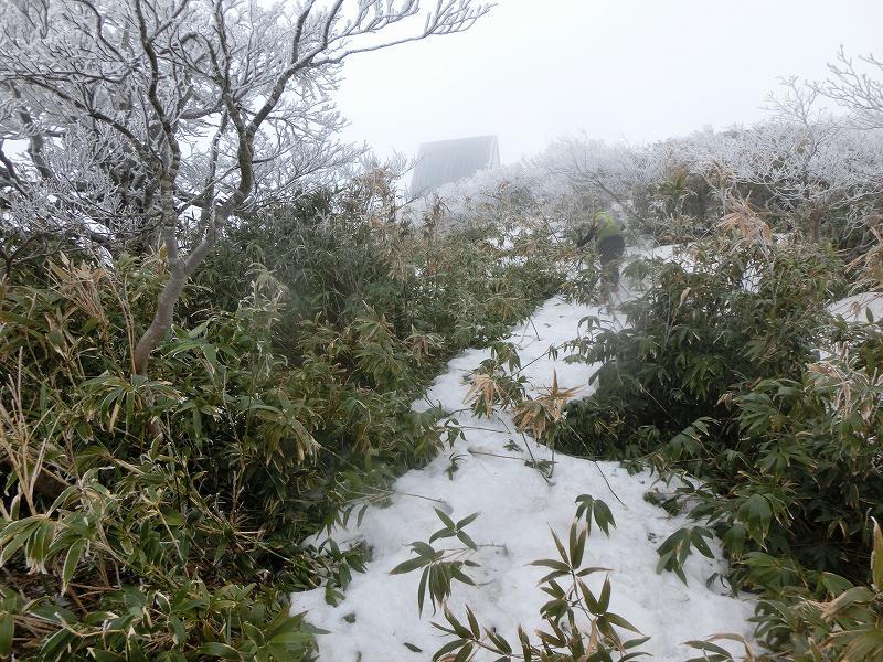 まだまだ雪が多い　氷ノ山と　扇ノ山_b0124306_23222300.jpg