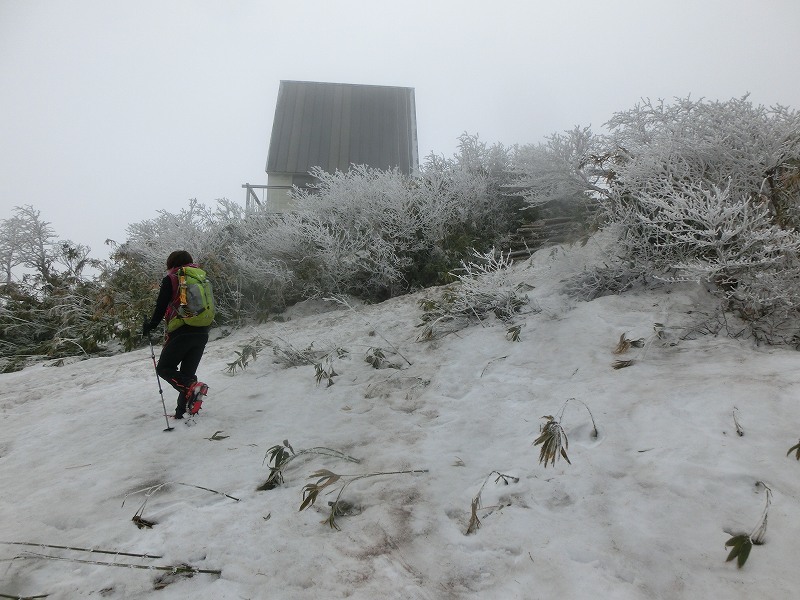 まだまだ雪が多い　氷ノ山と　扇ノ山_b0124306_23232553.jpg