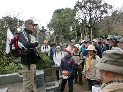 上野は一分咲き「東京ウォーク」_f0019247_1259714.jpg