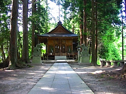 九頭龍大神 ④  鎌卍の社紋は語る_a0300530_08543287.jpg