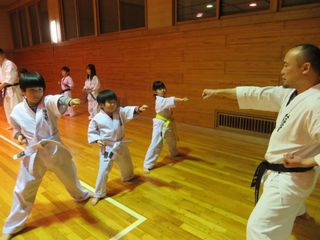土曜日空手 宮の沢・八軒・麻生 無料体験実施中!_c0118332_23283710.jpg