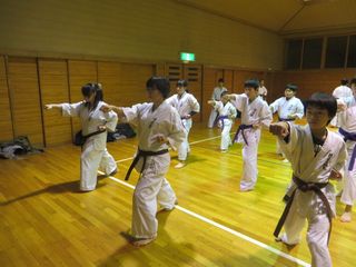 土曜日空手 宮の沢・八軒・麻生 無料体験実施中!_c0118332_23284999.jpg