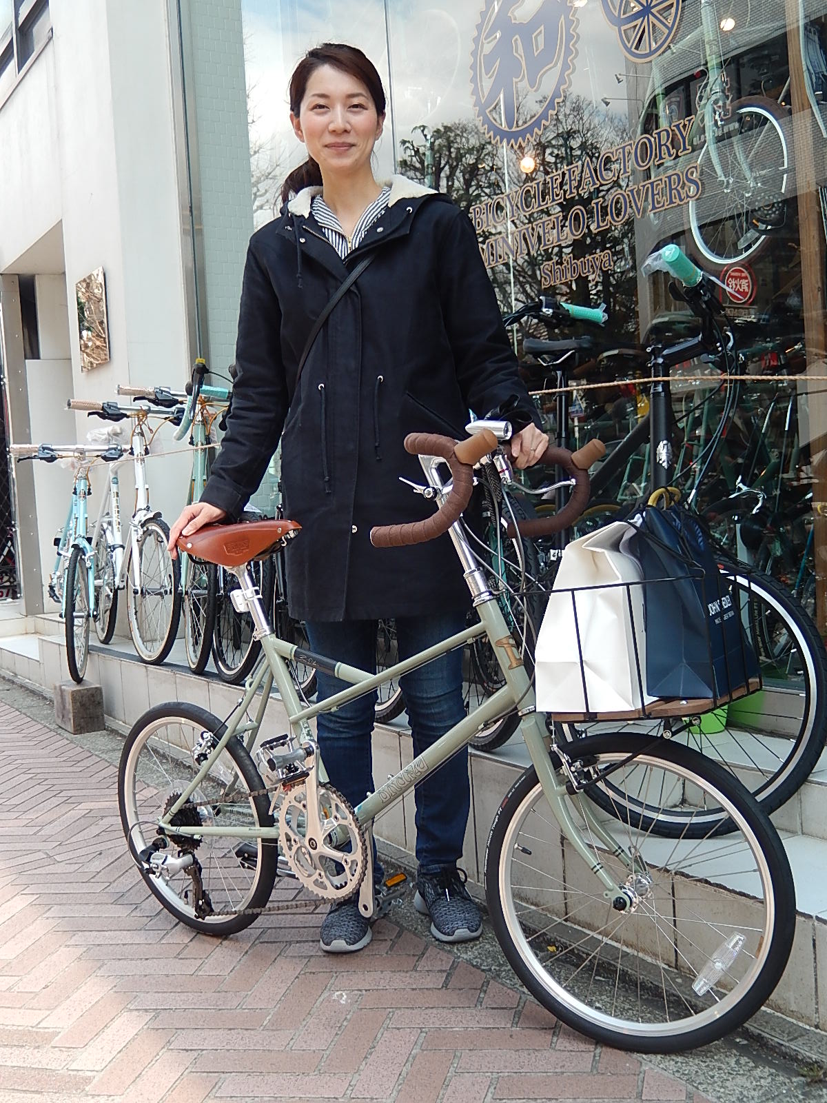 3月27日 渋谷 原宿 の自転車屋 FLAME bike前です_e0188759_18242292.jpg