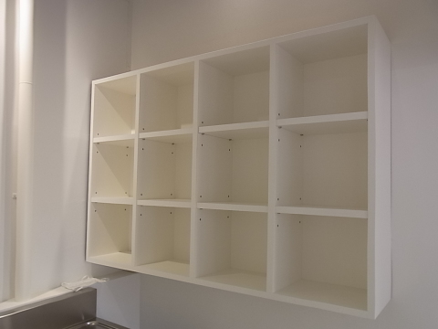 某美容室の家具取り付けです。_b0186200_22521166.jpg
