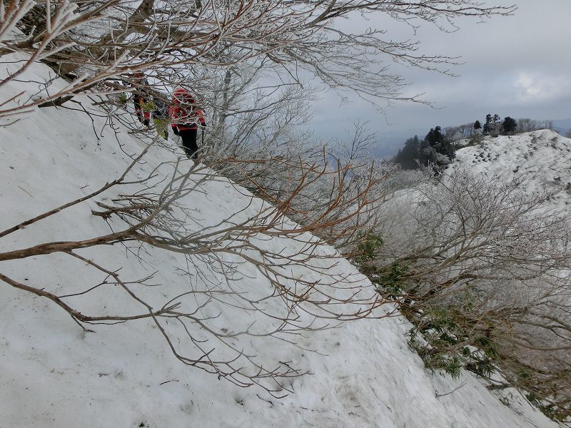 まだまだ雪が多い　氷ノ山と　扇ノ山_b0124306_18113896.jpg