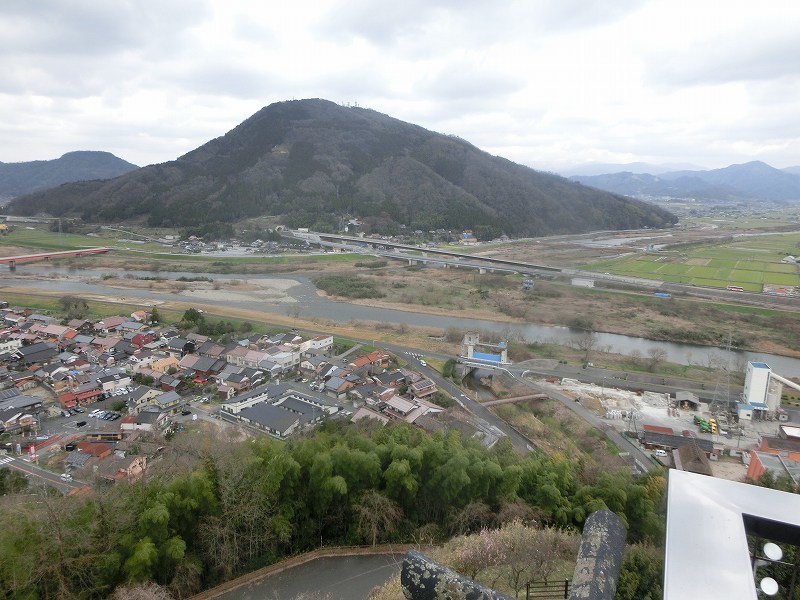 まだまだ雪が多い　氷ノ山と　扇ノ山_b0124306_22022286.jpg