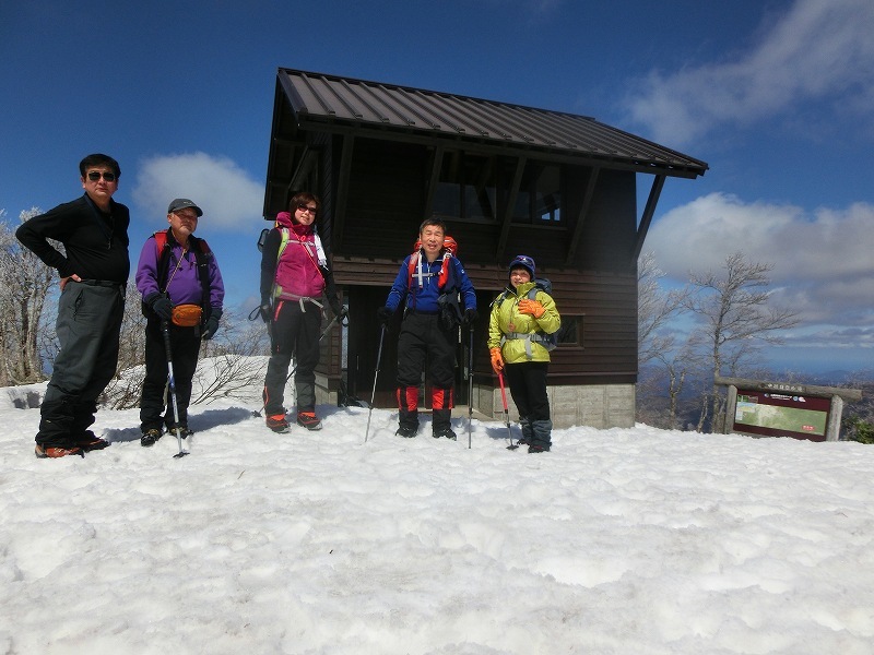 まだまだ雪が多い　氷ノ山と　扇ノ山_b0124306_23235753.jpg