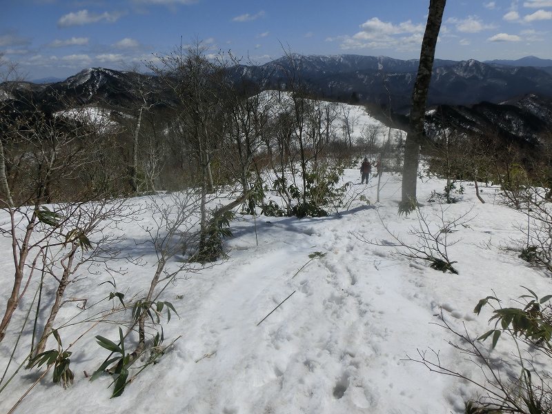 まだまだ雪が多い　氷ノ山と　扇ノ山_b0124306_23275576.jpg