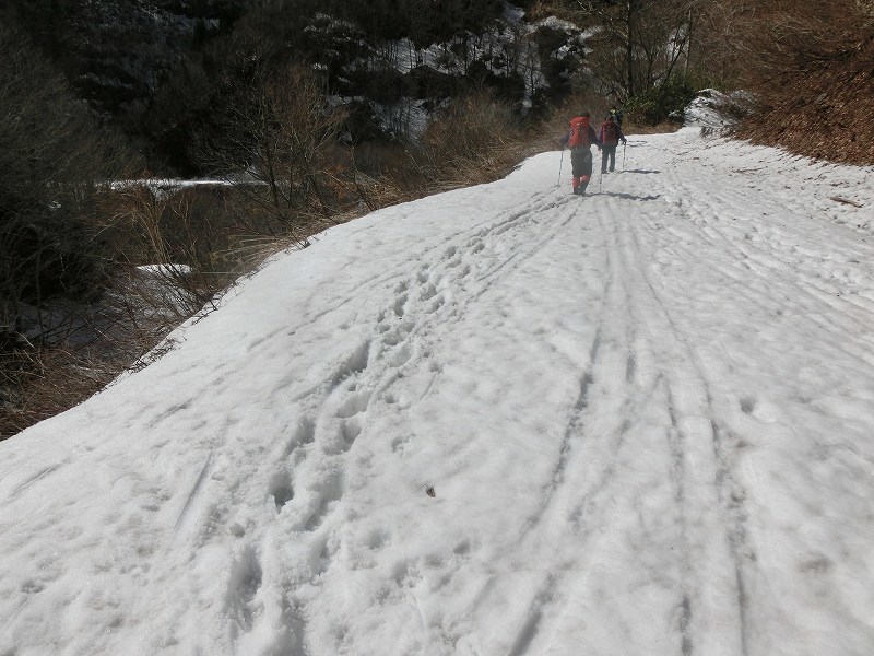 まだまだ雪が多い　氷ノ山と　扇ノ山_b0124306_23472924.jpg