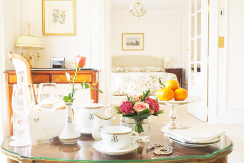 パラスホテル「Le Bristol Paris」のDeluxe Junior Suites♥︎_d0063314_1961954.jpg
