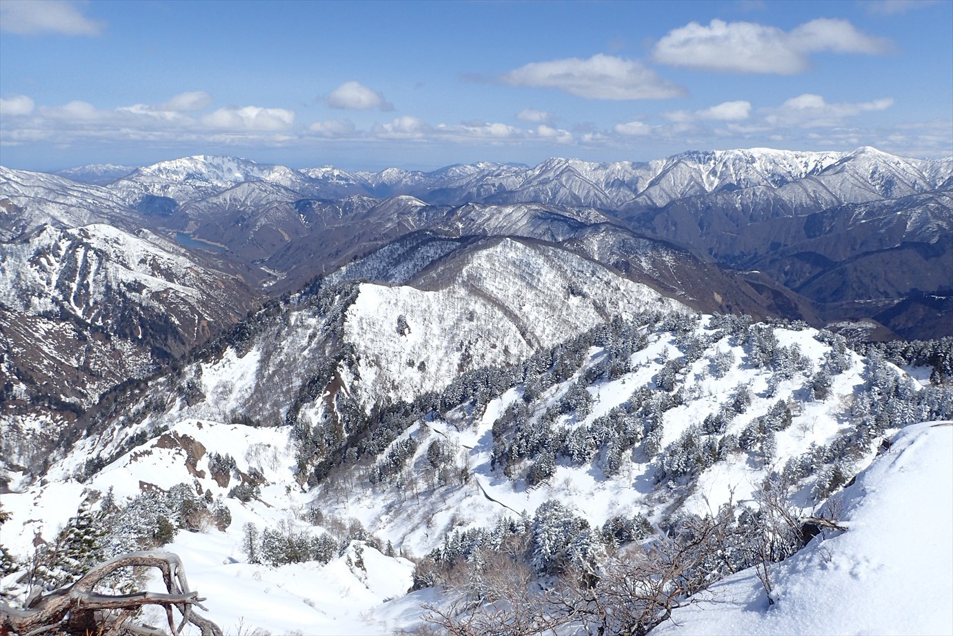 △　三方岩岳～野谷荘司山　周遊雪山登山　△_f0348933_21145989.jpg