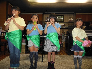 写真・「キラキラぼし」2回目・「小鳥の結婚式」2回目_e0040673_19495047.jpg
