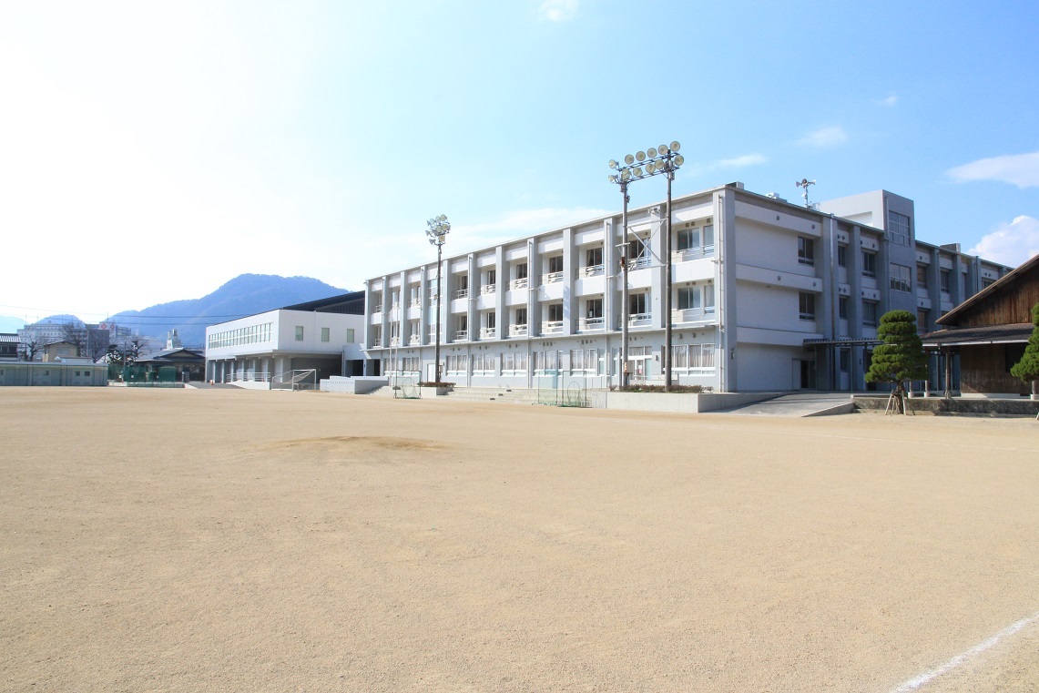 この木だけは忘れない♪^^ ~わが母校・大殿中学校~_a0107574_19263512.jpg