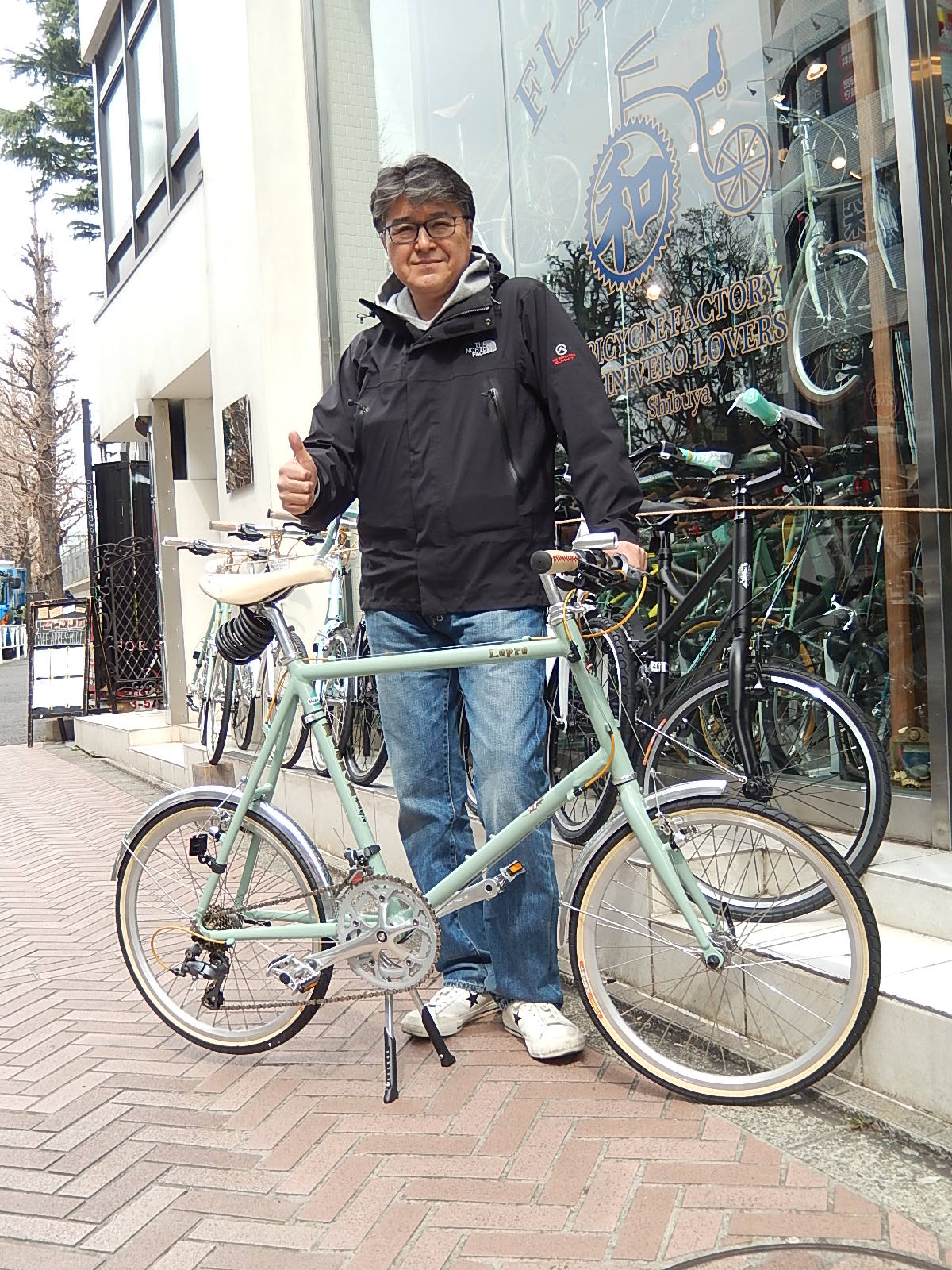 3月30日 渋谷 原宿 の自転車屋 FLAME bike前です_e0188759_16341870.jpg