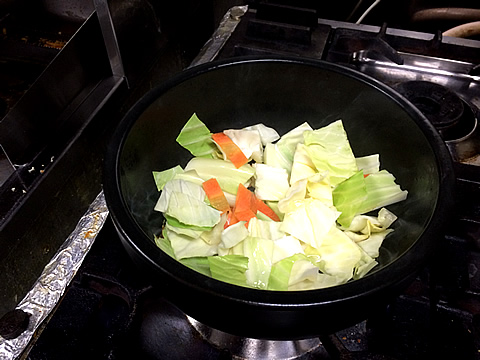 鍋焼きうどん終了!次の企画は?「焼くうどん」_c0092877_2241283.jpg