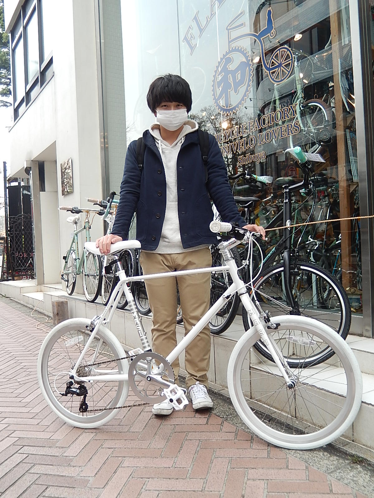 3月31日　渋谷　原宿　の自転車屋　FLAME bike前です_e0188759_19262445.jpg