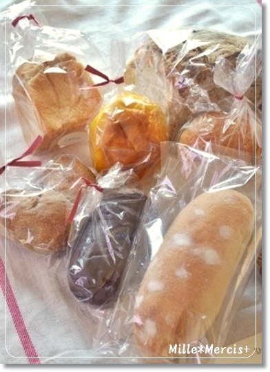AOSANのパン☆生意気なパンレポ(*ノωノ)_a0348473_13542358.jpg