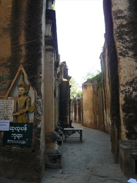 ここが一番気にいった♪不思議な岩窟寺院！二度目のミャンマー旅_b0287088_17042676.jpg