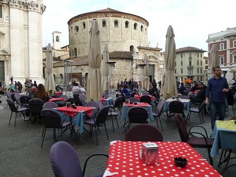 ブレーシャの城を散歩 （Castello di Brescia）_d0006400_0244451.jpg