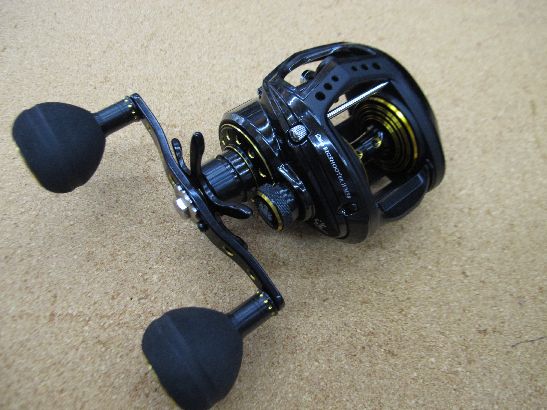 激安‼️超レアREVO BIGSHOOTER WM50 LEFTリール