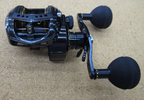 ビッグシューターwm50 今はナナテンにWM50を乗せてビッグベイト、シーバス用の比較的
