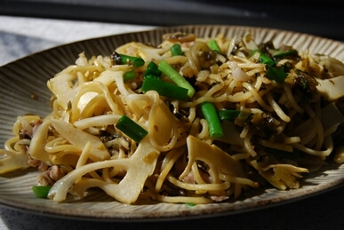 たけのこと高菜の焼きそば_c0124528_11440816.jpg