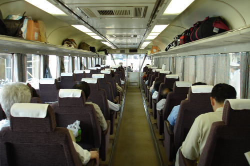 【鉄道旅行記】 新幹線&特急で日本縦断乗り継ぎ旅 (vol.5)_a0338635_0494278.jpg