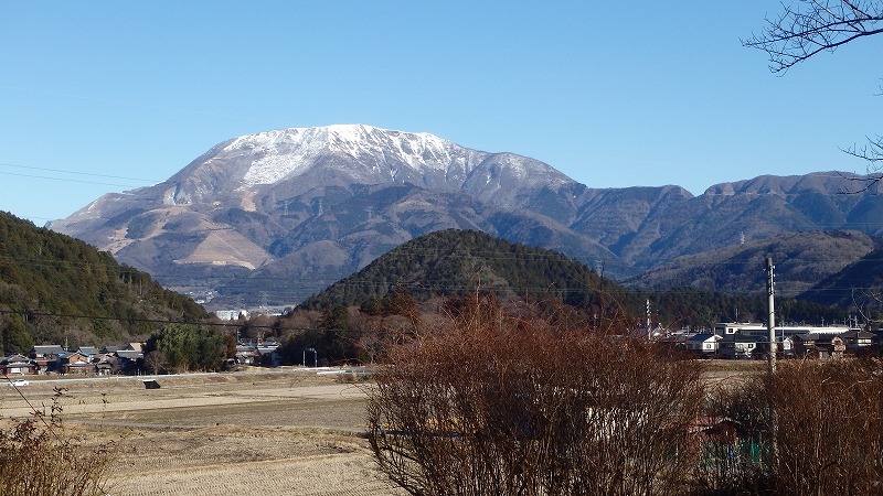 戦国の歴史秘めた伊吹山弥高尾根を探索_c0097754_00294595.jpg