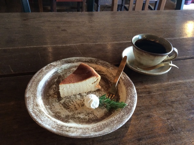 ローズマリーのチーズケーキ Cafe R Hana ローズマリーのチーズケーキ Cafe R Hana