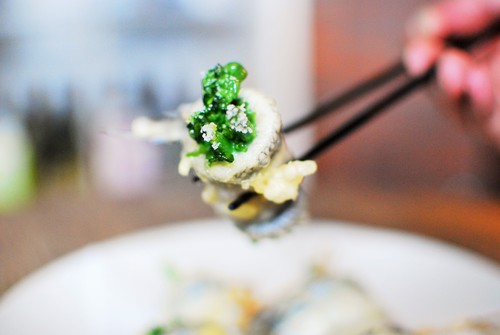 さよりと菜の花の天ぷら ベジタリアンミットゥンと肉食チャースケ