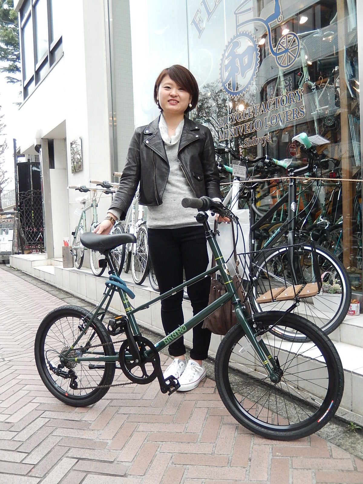 4月3日　渋谷　原宿　の自転車屋　FLAME bike前です_e0188759_18402856.jpg
