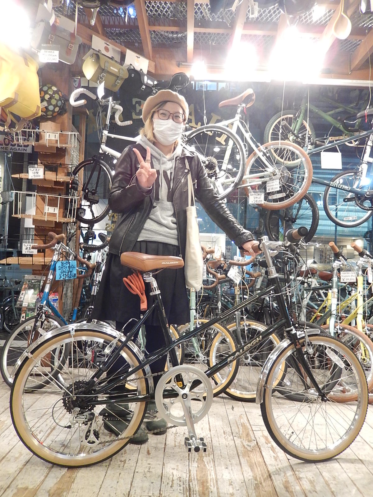 4月3日　渋谷　原宿　の自転車屋　FLAME bike前です_e0188759_1915133.jpg