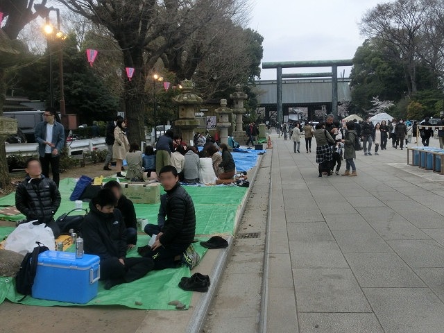 上野公園、北の丸公園、靖国神社 東京はどこも桜が満開なのに_f0141310_823368.jpg