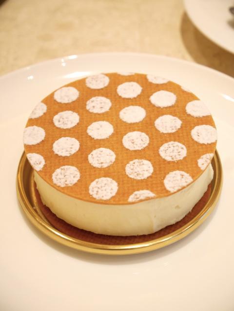 東京 水天宮 オクシタニアル東京本店のバジルフロマージュ Tsukushi Diary 仮 東京 水天宮 オクシタニアル東京本店のバジルフロマージュ Tsukushi Diary 仮