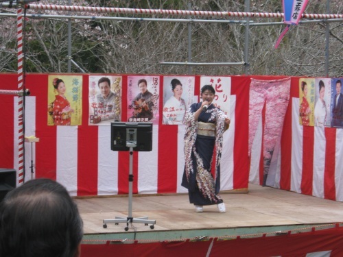 4/2演芸と来園者、桜の開花状況_c0363752_09375919.jpg