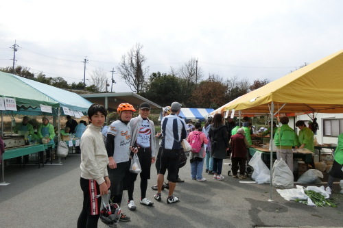 すっかり定例の朝サイクリング_b0332867_11282404.jpg