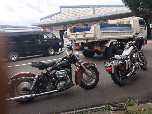 まず2台_a0165898_21384899.jpg