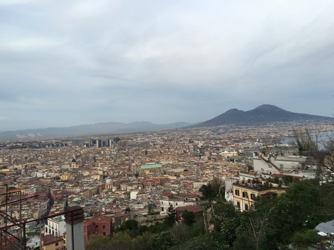 Napoli, Vomero 世界遺産もある美しいナポリ町、ヴォメロ地区_b0246303_07072700.jpeg