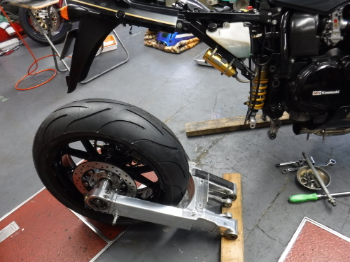 GPZ900R・・・3回目のホイール交換。 その2_a0163159_21012302.jpg