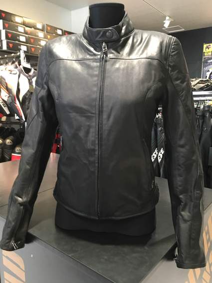 レディースモデル入荷しております_d0330986_1684759.jpg